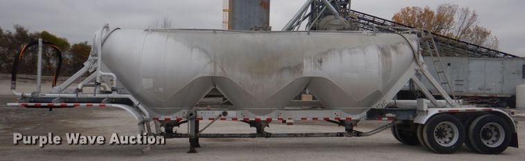 image for item DK1357 2008 Heil  pneumatic dry bulk trailer