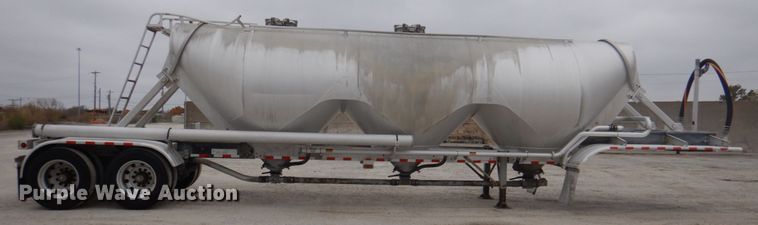 image for item DK1357 2008 Heil  pneumatic dry bulk trailer