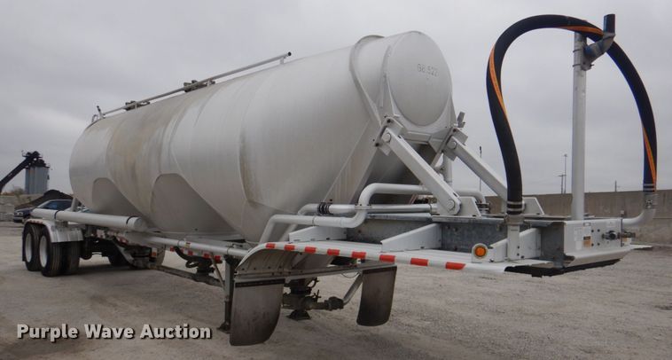image for item DK1357 2008 Heil  pneumatic dry bulk trailer