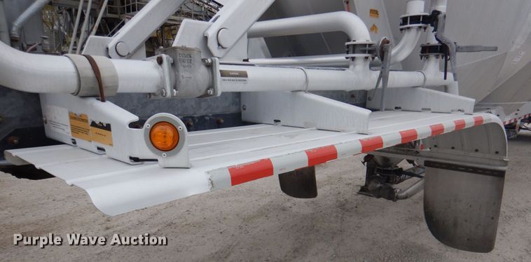 image for item DK1357 2008 Heil  pneumatic dry bulk trailer