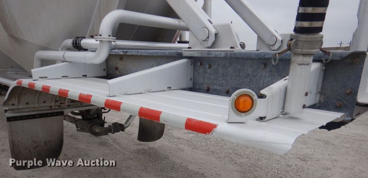 image for item DK1357 2008 Heil  pneumatic dry bulk trailer