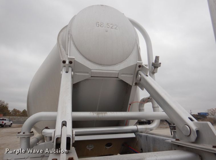 image for item DK1357 2008 Heil  pneumatic dry bulk trailer