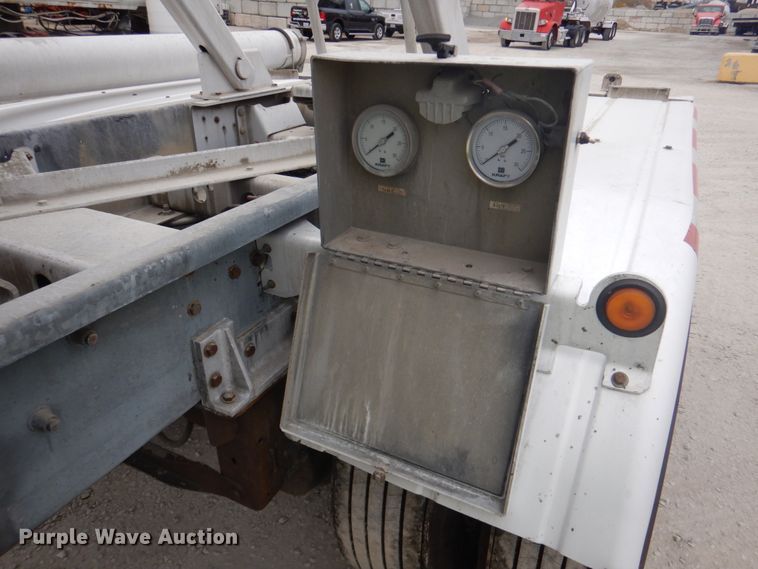 image for item DK1357 2008 Heil  pneumatic dry bulk trailer