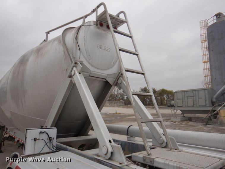 image for item DK1357 2008 Heil  pneumatic dry bulk trailer