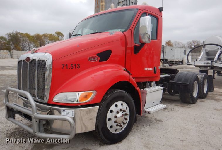 image for item DK1358 2009 Peterbilt 387  semi truck