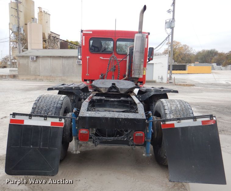 image for item DK1358 2009 Peterbilt 387  semi truck