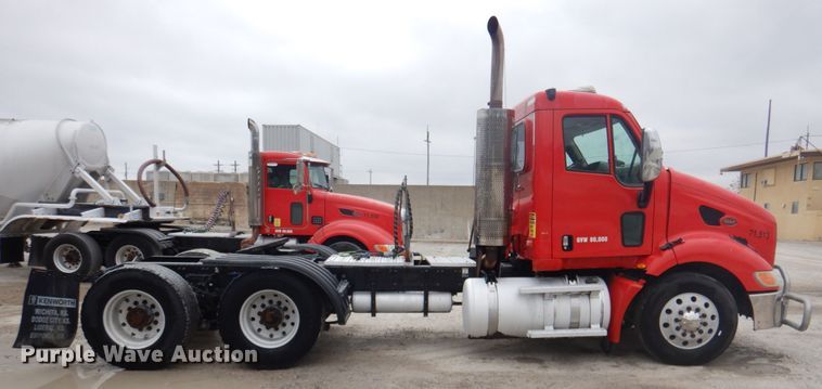 image for item DK1358 2009 Peterbilt 387  semi truck