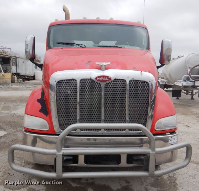 image for item DK1358 2009 Peterbilt 387  semi truck