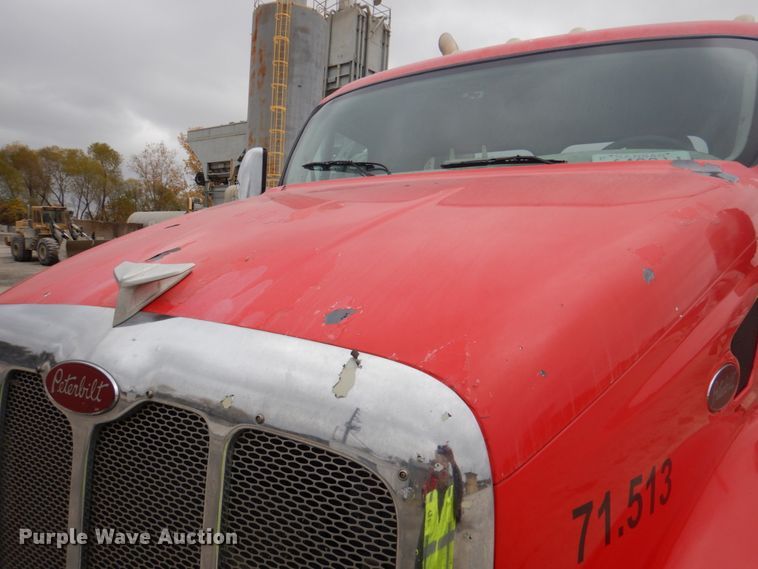 image for item DK1358 2009 Peterbilt 387  semi truck