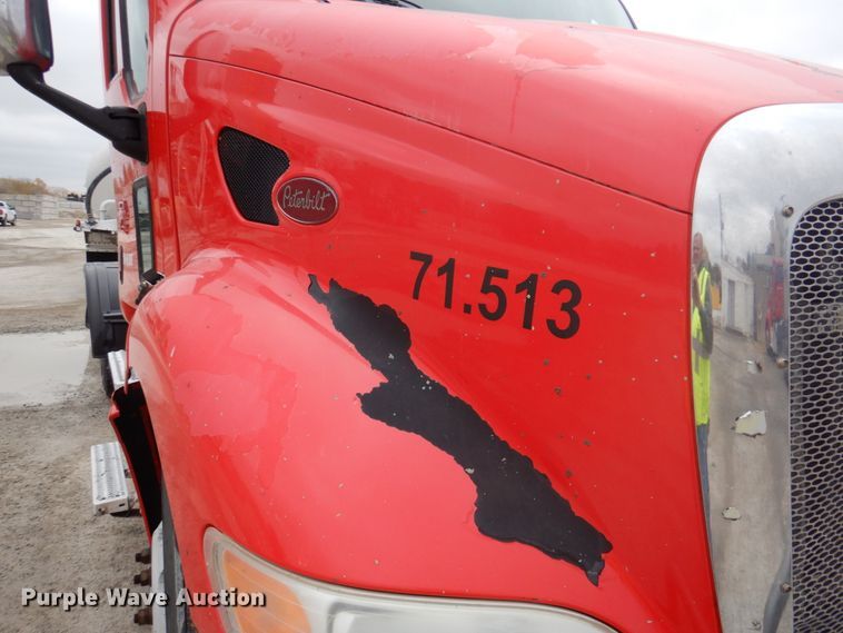 image for item DK1358 2009 Peterbilt 387  semi truck