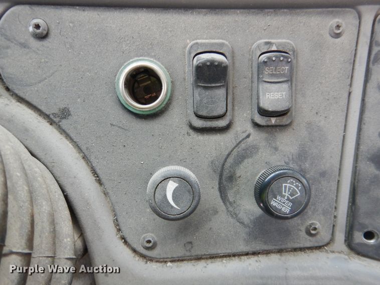 image for item DK1358 2009 Peterbilt 387  semi truck