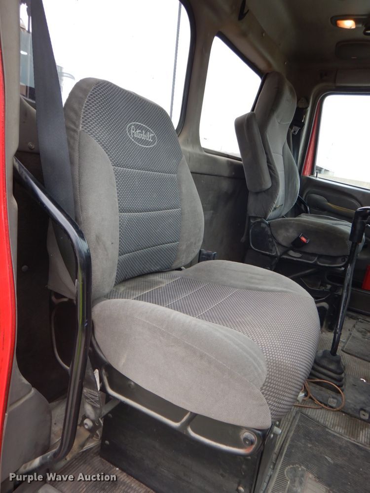 image for item DK1358 2009 Peterbilt 387  semi truck