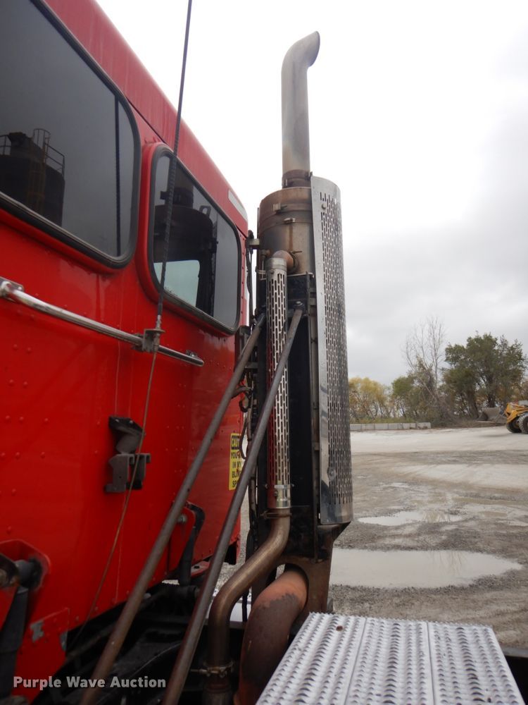 image for item DK1358 2009 Peterbilt 387  semi truck