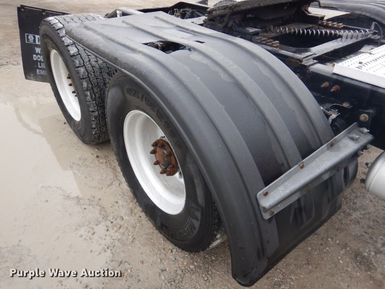 image for item DK1358 2009 Peterbilt 387  semi truck