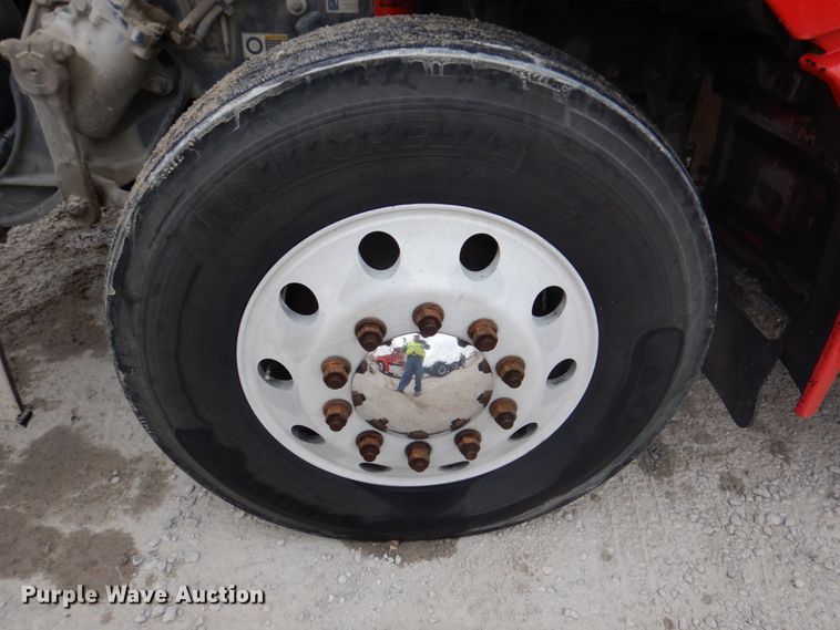 image for item DK1358 2009 Peterbilt 387  semi truck