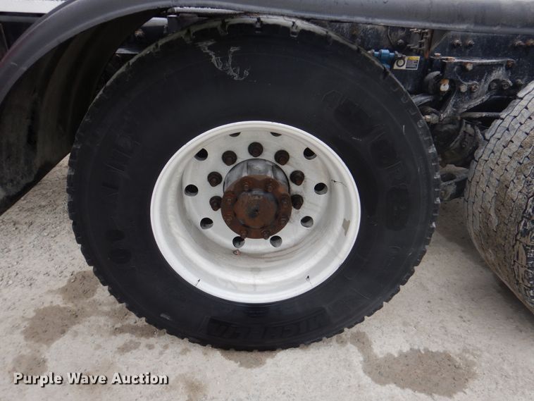 image for item DK1358 2009 Peterbilt 387  semi truck