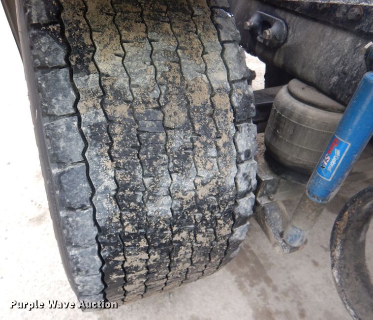 image for item DK1358 2009 Peterbilt 387  semi truck