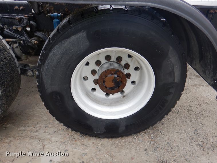 image for item DK1358 2009 Peterbilt 387  semi truck