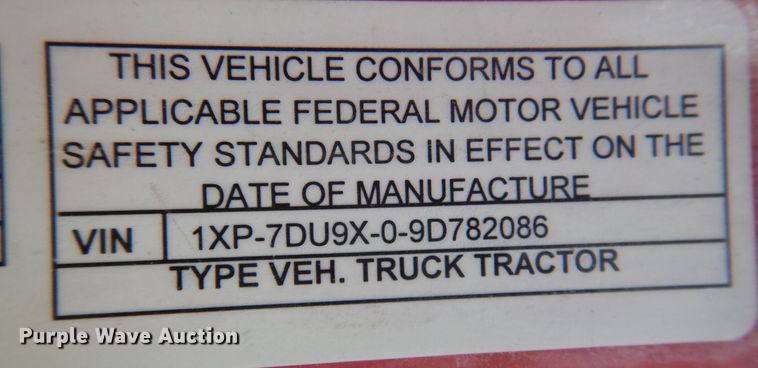 image for item DK1358 2009 Peterbilt 387  semi truck