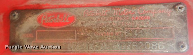 image for item DK1358 2009 Peterbilt 387  semi truck