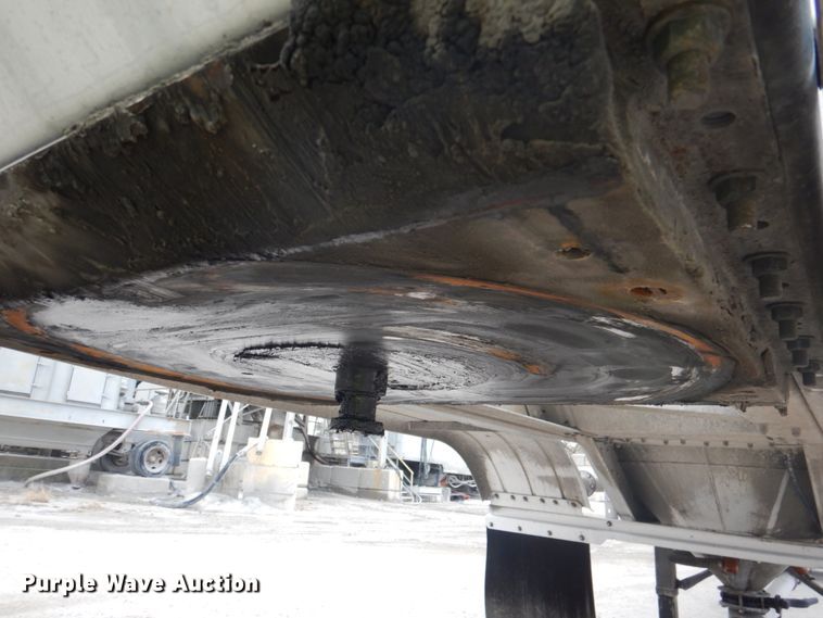 image for item DK1359 2005 Heil  pneumatic dry bulk trailer