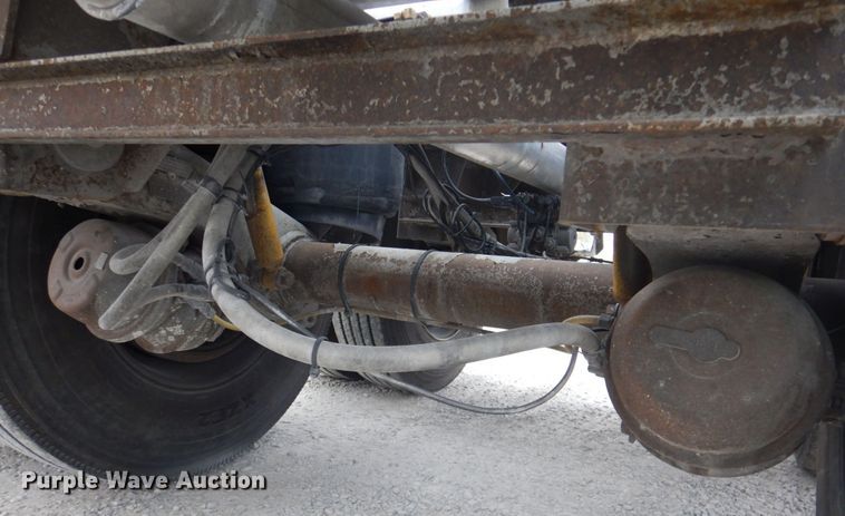 image for item DK1359 2005 Heil  pneumatic dry bulk trailer