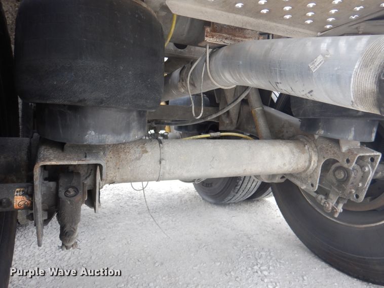 image for item DK1359 2005 Heil  pneumatic dry bulk trailer