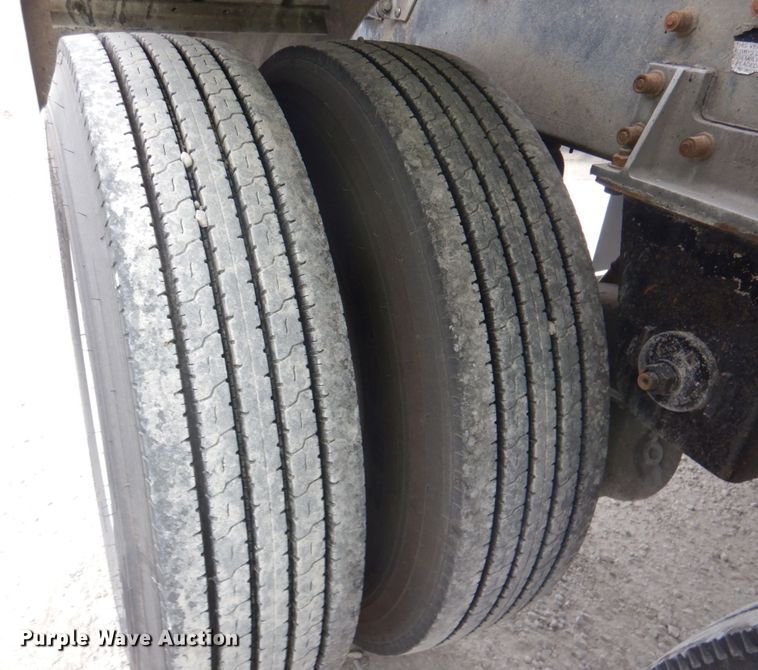 image for item DK1359 2005 Heil  pneumatic dry bulk trailer