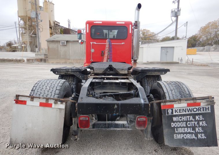 image for item DK1360 2011 Peterbilt 386  semi truck