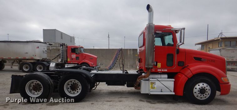 image for item DK1360 2011 Peterbilt 386  semi truck