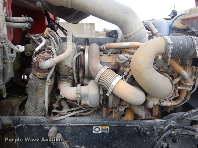 image for item DK1360 2011 Peterbilt 386  semi truck