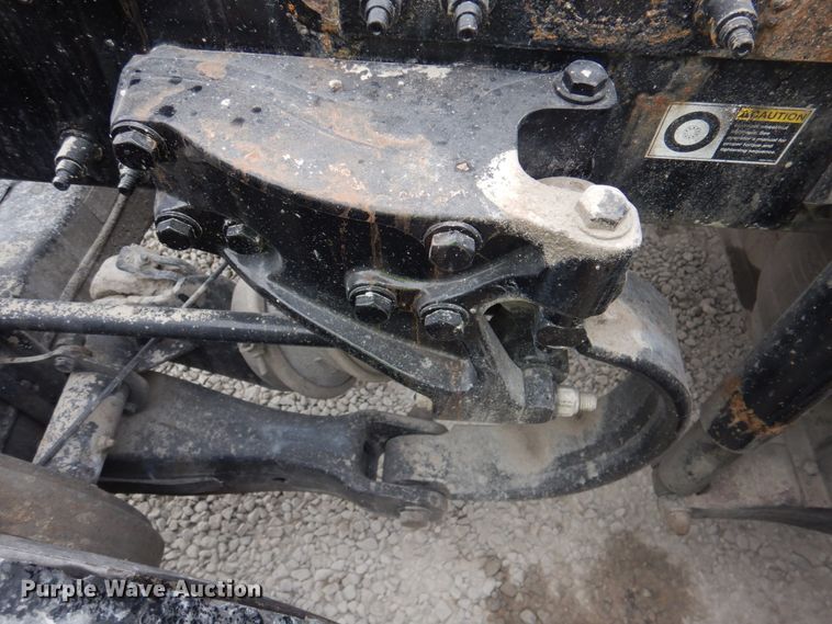 image for item DK1360 2011 Peterbilt 386  semi truck