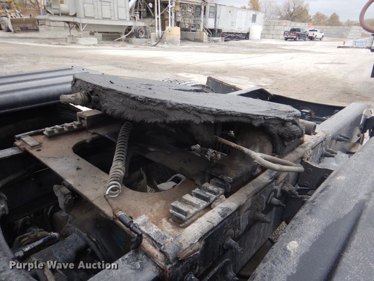 image for item DK1360 2011 Peterbilt 386  semi truck