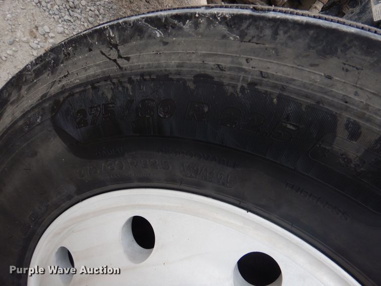 image for item DK1360 2011 Peterbilt 386  semi truck