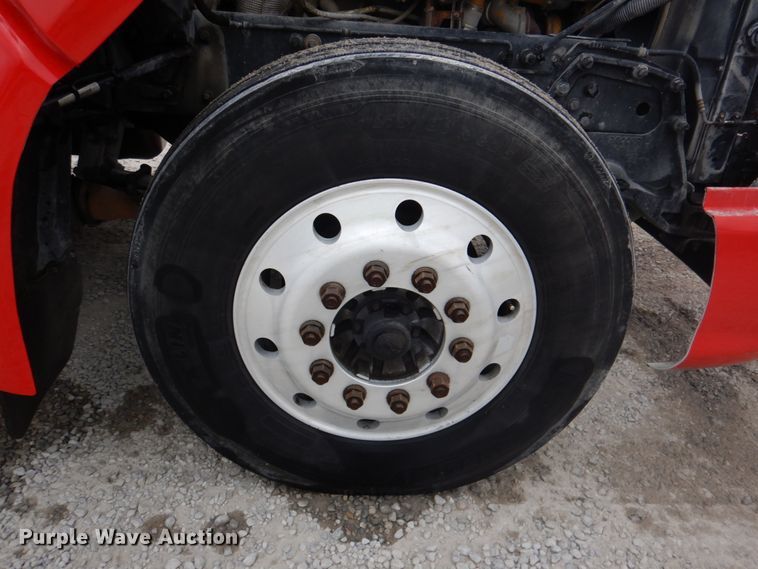 image for item DK1360 2011 Peterbilt 386  semi truck