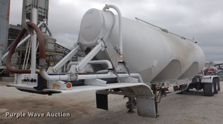 image for item DK1361 2007 Heil  pneumatic dry bulk trailer