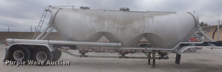 image for item DK1361 2007 Heil  pneumatic dry bulk trailer