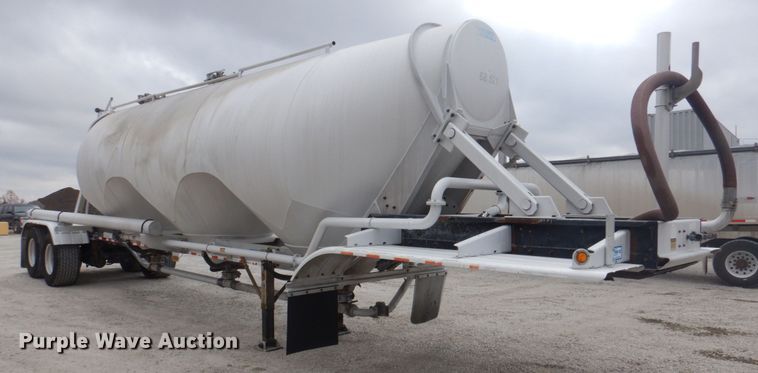 image for item DK1361 2007 Heil  pneumatic dry bulk trailer