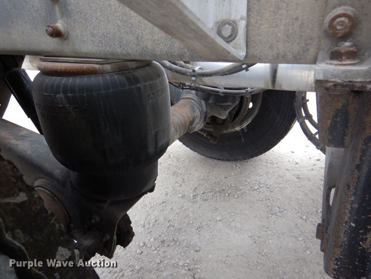 image for item DK1361 2007 Heil  pneumatic dry bulk trailer