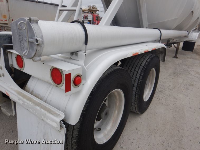 image for item DK1361 2007 Heil  pneumatic dry bulk trailer