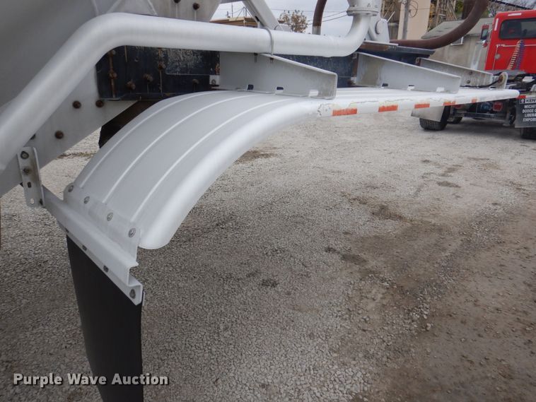 image for item DK1361 2007 Heil  pneumatic dry bulk trailer