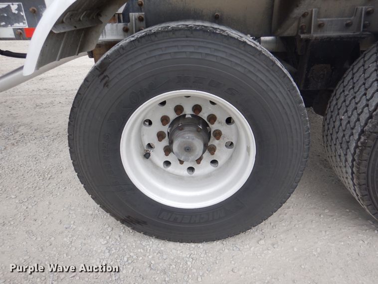 image for item DK1361 2007 Heil  pneumatic dry bulk trailer