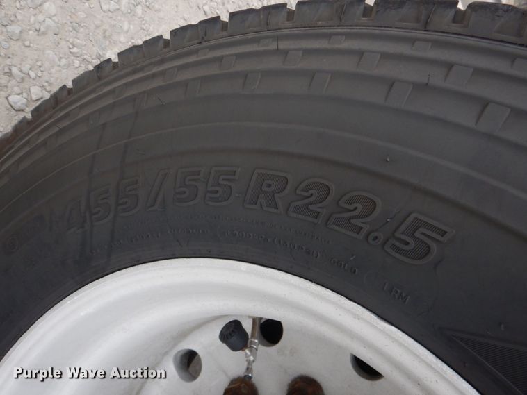 image for item DK1361 2007 Heil  pneumatic dry bulk trailer