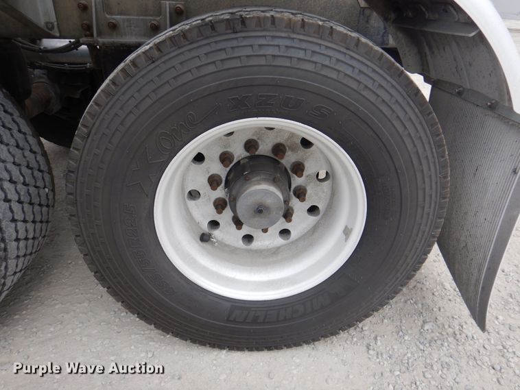 image for item DK1361 2007 Heil  pneumatic dry bulk trailer