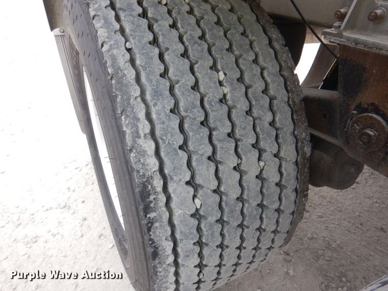 image for item DK1361 2007 Heil  pneumatic dry bulk trailer