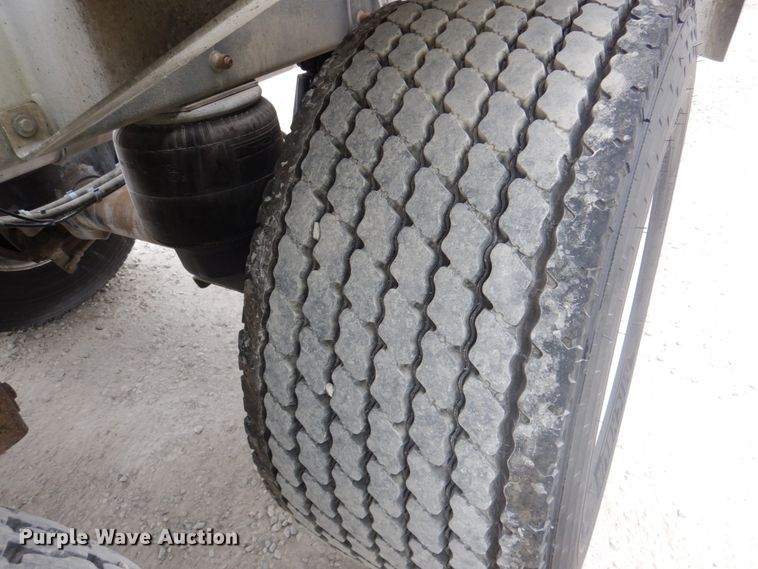 image for item DK1361 2007 Heil  pneumatic dry bulk trailer