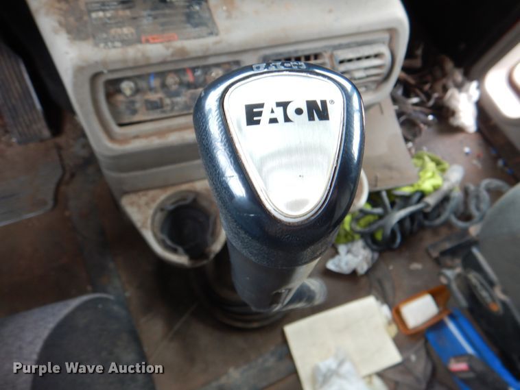 image for item DL0689 2001 Mack CH612  semi truck