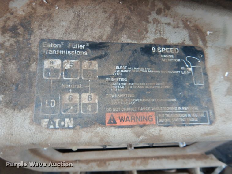 image for item DL0689 2001 Mack CH612  semi truck