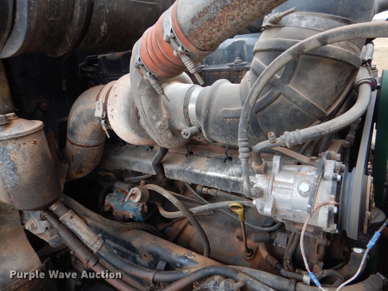 image for item DL0689 2001 Mack CH612  semi truck