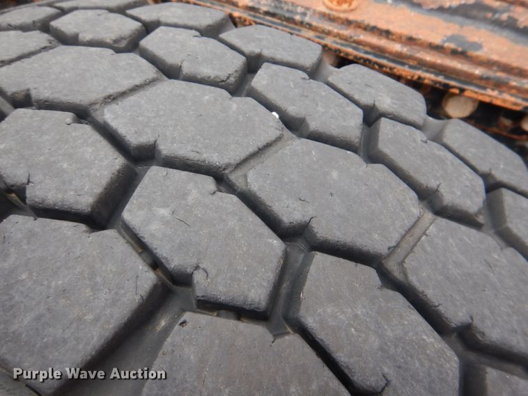 image for item DL0689 2001 Mack CH612  semi truck